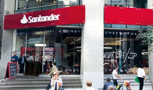 Banco Santander prestó y captó más, pero ganó menos en primer trimestre en Colombia