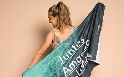 Leonisa ataja botellas de plástico antes de que lleguen al mar y acelera con confección de vestidos de baño de PET reciclado