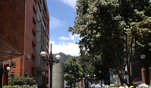 Fitch bajó calificación de los Títulos de Participación Inmobiliaria Oikos Centro de Negocios Andino Piso Nueve