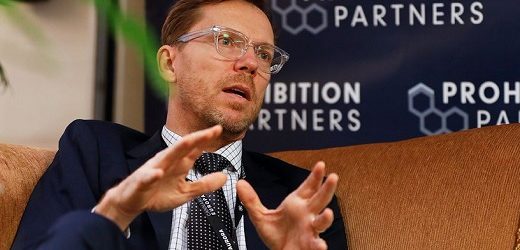 William Muecke, cofundador de fondo de inversión Artemis Growth Partners, a la Junta de Clever Leaves