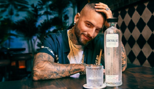 Juan Luis Londoño Arias (Maluma) se convirtió en el mayor inversionista de mexicana Contraluz Cristalino Mezcal