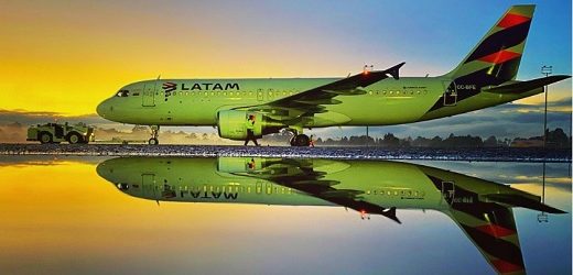 Latam llena “vacío” de Viva: contrató 220 de sus empleados incluyendo pilotos, tripulantes de cabina y técnicos de mantenimiento