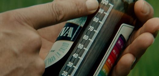 Botella de cerveza Nativa de Bavaria se convierte en pluviómetro manual para 850 familias agricultoras de Colombia