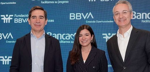 Bbva y Bancamía amplían a 100 las becas para jóvenes vulnerables en Colombia