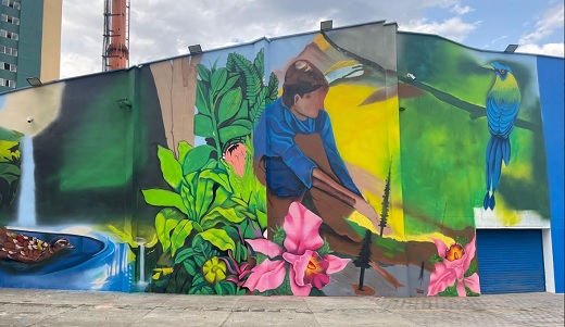 Mural de grafitero “El Perro” para relanzamiento de una de las tiendas más icónicas de Corona en Medellín