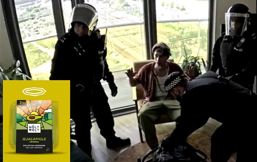 Controvertida campaña publicitaria de firma británica (Holy Moly) sobre guacamole hace perpetuar el estereotipo de traficantes de drogas colombianos