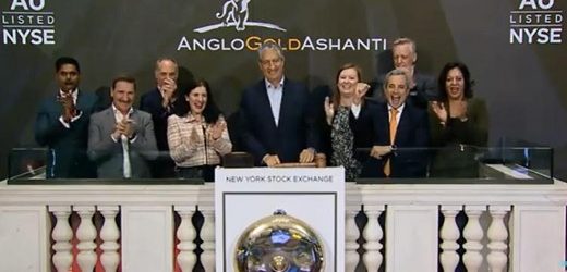 Colombiano Alberto Calderón, CEO de AngloGold Ashanti, tocó la campana en Wall Street para celebrar el aniversario 25º de cotización