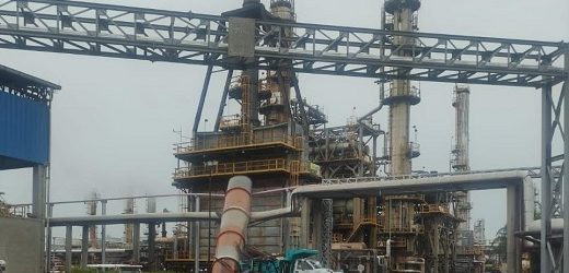 Tormenta eléctrica y vendaval derrumbaron chimenea de la Refinería de Ecopetrol en Barrancabermeja