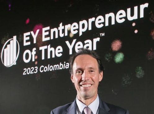 Juan Montoya, presidente de Huevos Kikes fue galardonado como emprendedor del año EY Colombia