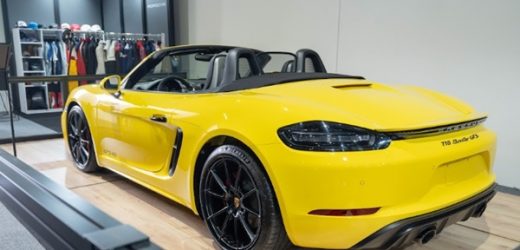 Porsche en el Salón del Automóvil 2024 de Bogotá con el Macan completamente eléctrico y la actualización del Taycan