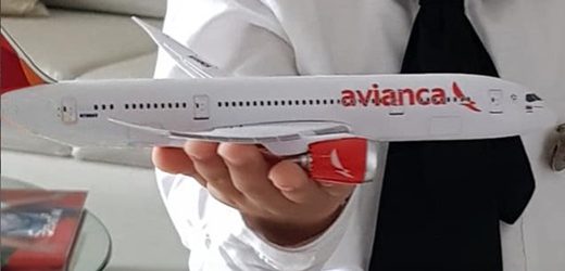 Fitch pide a Avianca cuidar su estructura de capital y le advierte que enfrenta desafíos para probar su nuevo modelo comercial en diferentes escenarios macro