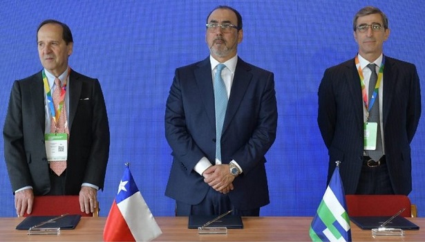 La CAF firmó alianza con el Holding Bursátil Regional para fortalecer el acceso al mercado de capitales