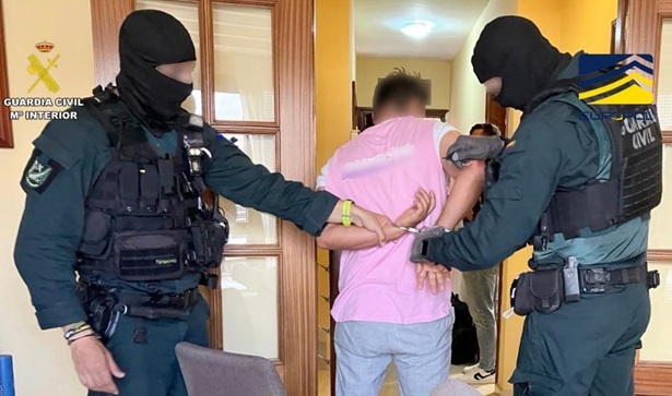 Desarticulada en España (con ayuda de Policía colombiana) pirámide Forex que estafó 460 millones de euros en criptos