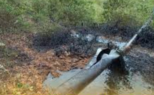 Ataque con explosivos obligó a suspender bombeo de petróleo por el Oleoducto Caño Limón-Coveñas