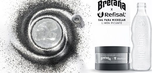 Postobón y Brinsa lanzaron en el mercado colombiano un producto que une la bebida soda Bretaña con sal para michelar 