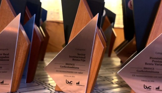 La Bolsa de Valores de Colombia, con el patrocinio de Primera Página, entregaron los Premios AIE en su duodécima edición
